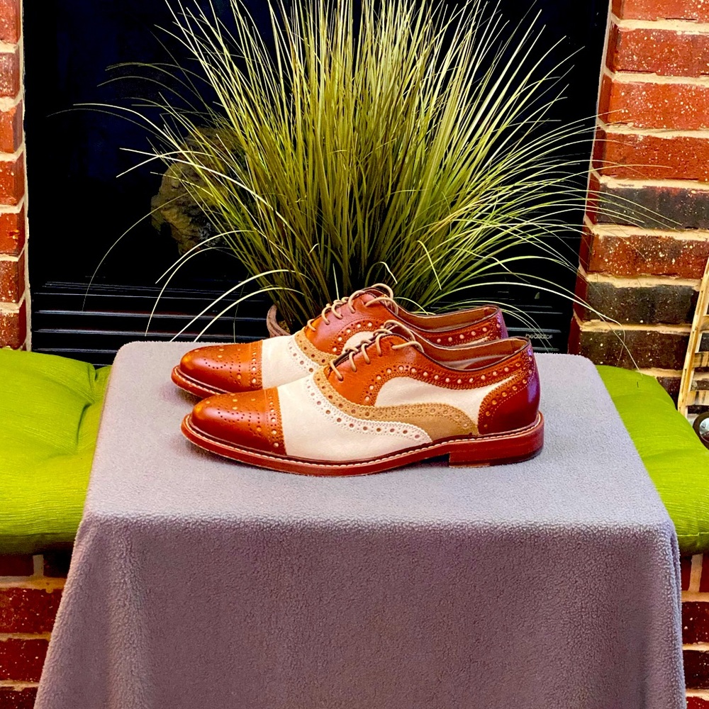 Mens Captoe Suede/Leather dress/Casual shoes! Size 10.5. Cognac and buck suede.